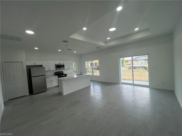 6007 Paula AVE N, Lehigh Acres, FL 33971