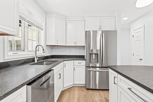 14 Davis Road, Merrimack, NH 03054