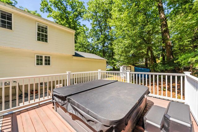 14 Davis Road, Merrimack, NH 03054