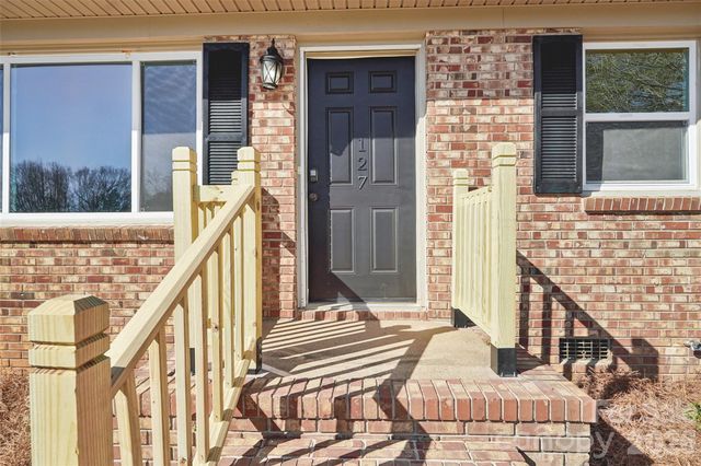 127 Mullinax Drive, Grover, NC 28073