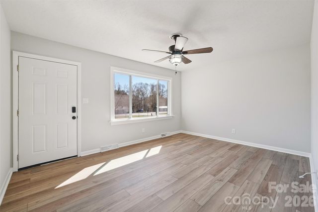 127 Mullinax Drive, Grover, NC 28073