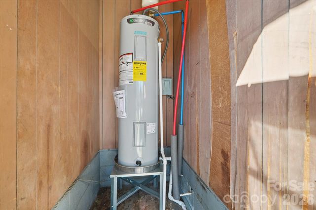 127 Mullinax Drive, Grover, NC 28073