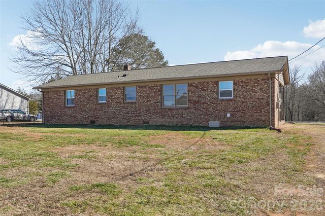 127 Mullinax Drive, Grover, NC 28073