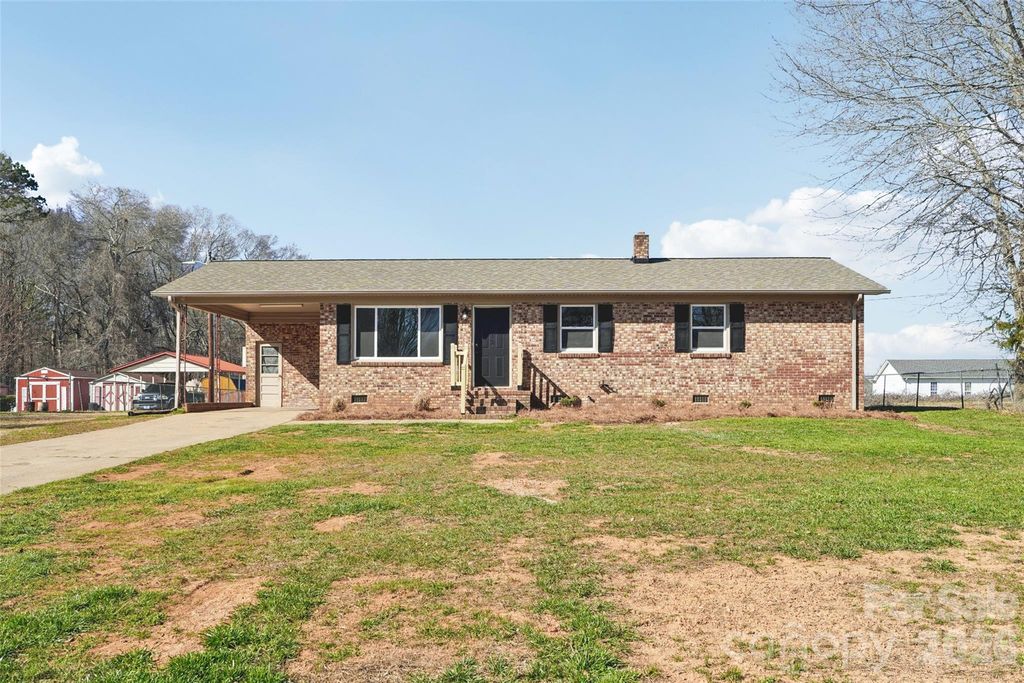 127 Mullinax Drive, Grover, NC 28073