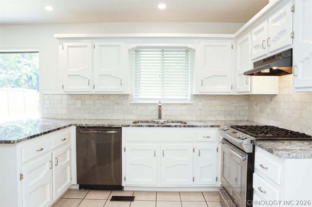 786 N Zenith Avenue, Tulsa, OK 74127