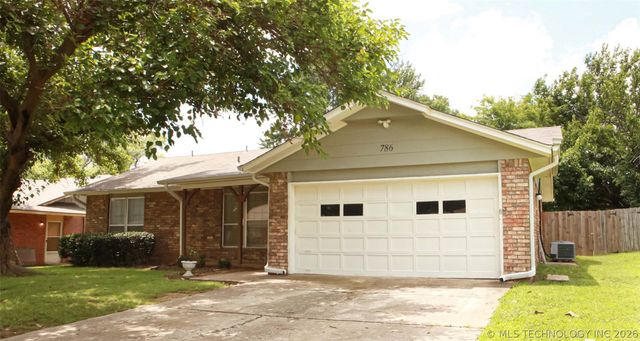 786 N Zenith Avenue, Tulsa, OK 74127