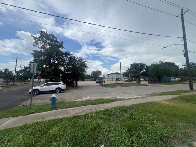 408 75th Street, Houston, TX 77011