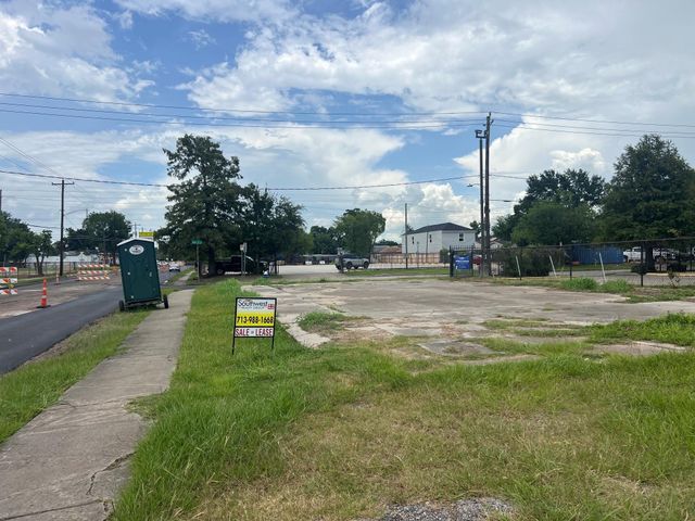 408 75th Street, Houston, TX 77011