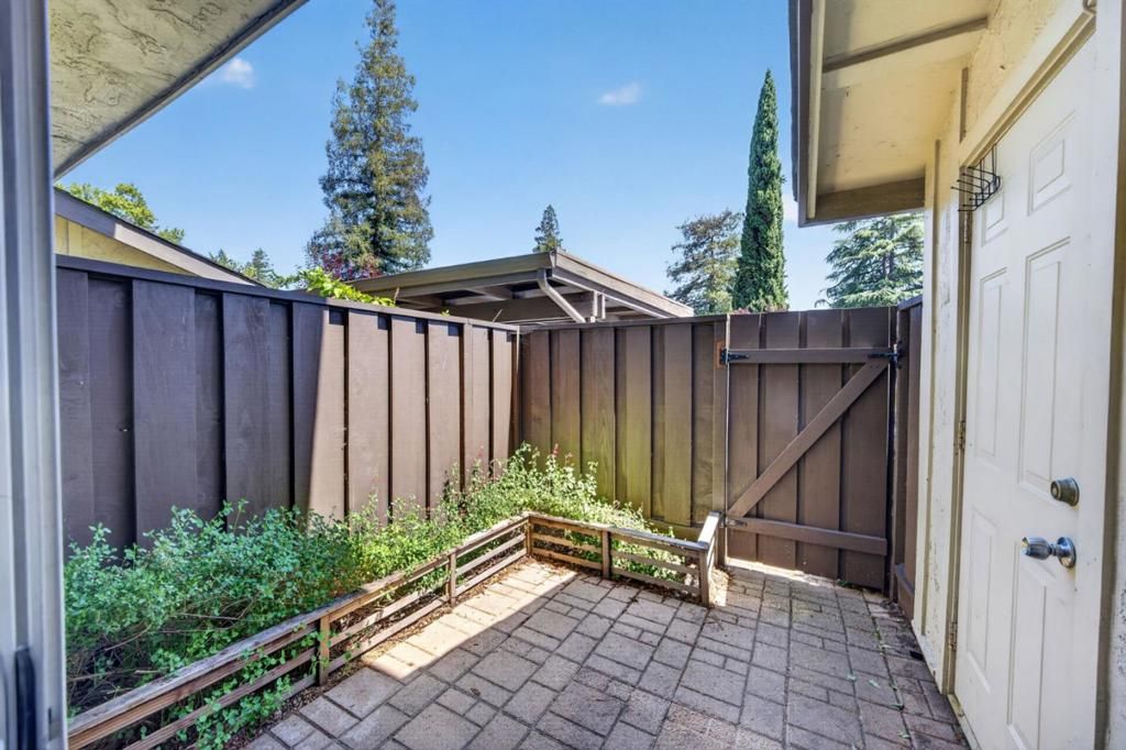 Image 29 of property listing at 5025 Pine Tree Terrace, Campbell, CA 95008