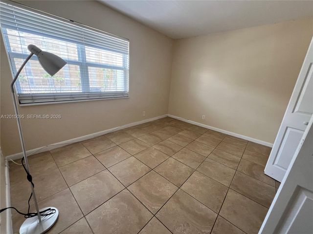 401 Golden Isles Dr 314, Hallandale Beach, FL 33009