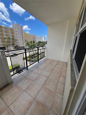 401 Golden Isles Dr 314, Hallandale Beach, FL 33009