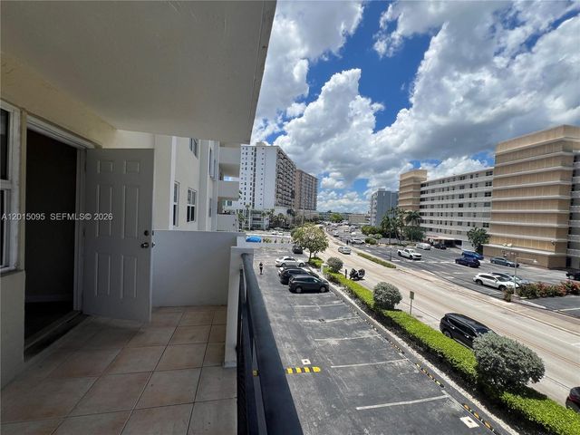 401 Golden Isles Dr 314, Hallandale Beach, FL 33009