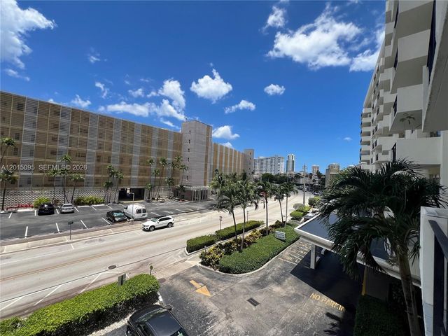 401 Golden Isles Dr 314, Hallandale Beach, FL 33009