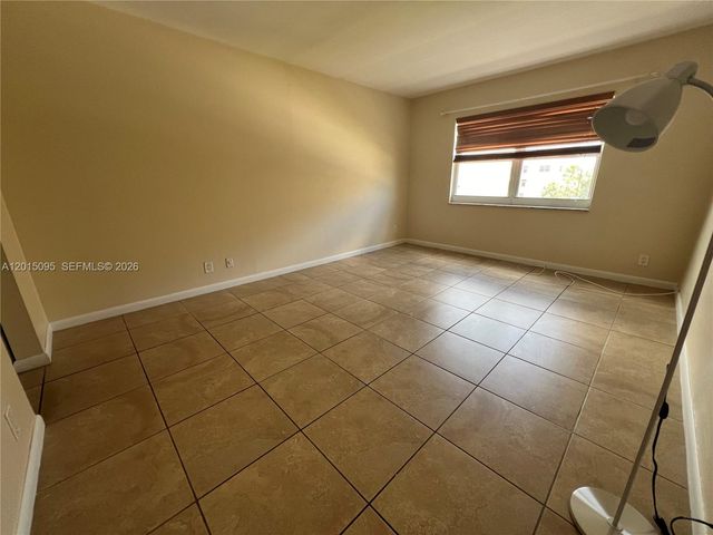 401 Golden Isles Dr 314, Hallandale Beach, FL 33009