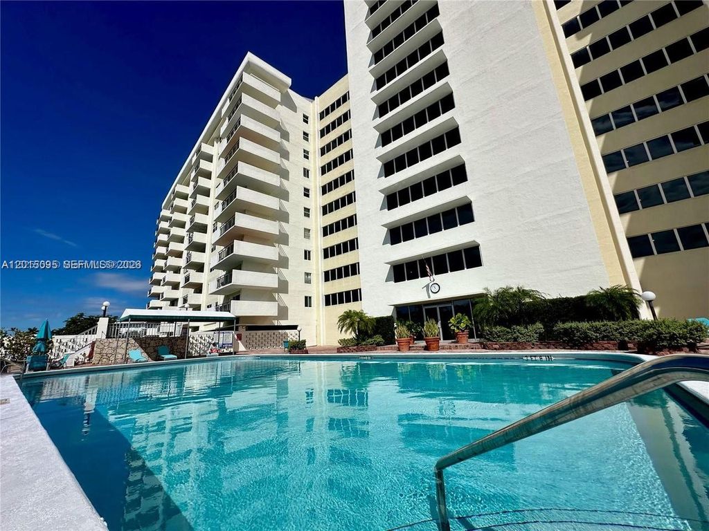 401 Golden Isles Dr 314, Hallandale Beach, FL 33009