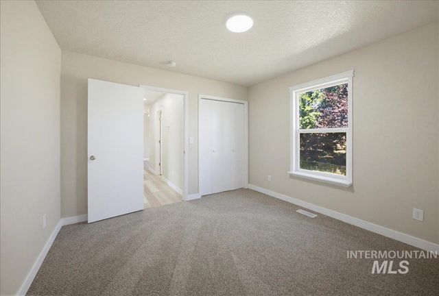 112 Barbara Dr, Middleton, ID 83644