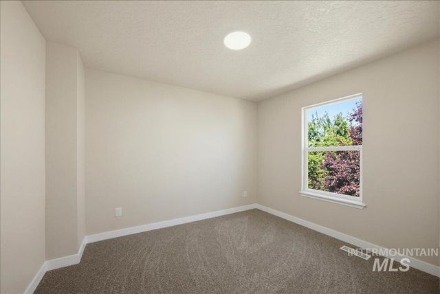 112 Barbara Dr, Middleton, ID 83644