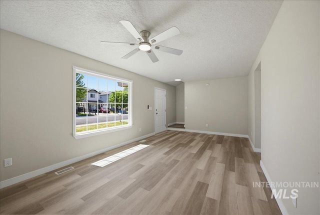 112 Barbara Dr, Middleton, ID 83644