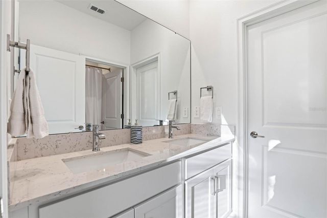 18351 SERENE LAKE LOOP, Lutz, FL 33548