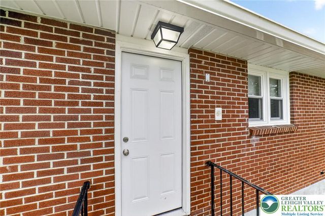 1305 Statten Avenue, Hanover Twp, PA 18017