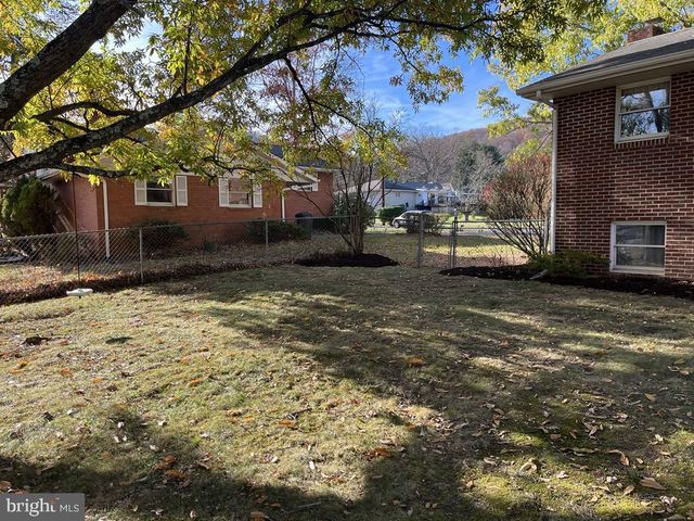 1064 PINE ST, Lavale, MD 21502