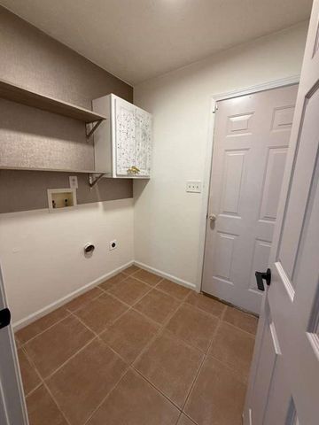 907 Keldron Court, Lawrenceville, GA 30045