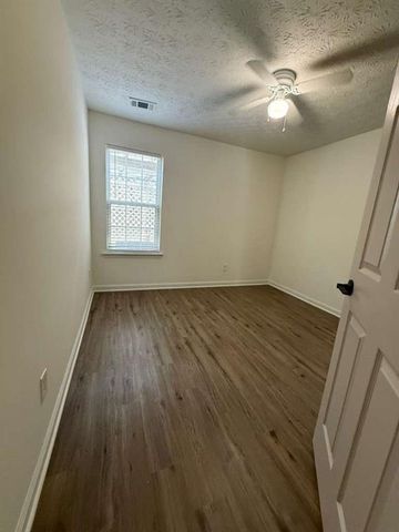 907 Keldron Court, Lawrenceville, GA 30045