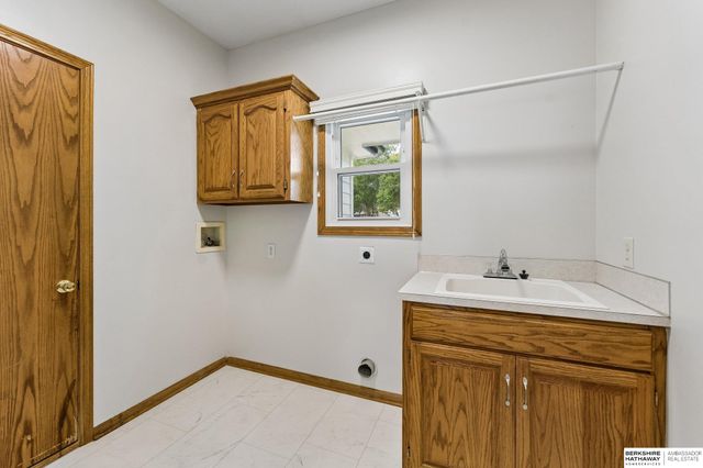 14051 Ellison Avenue, Omaha, NE 68164