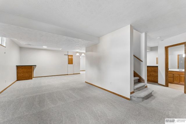 14051 Ellison Avenue, Omaha, NE 68164