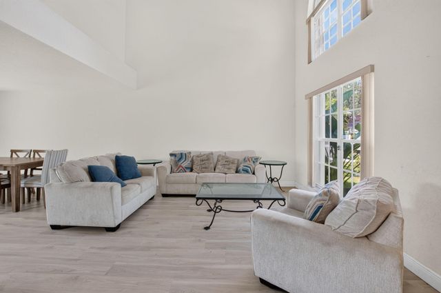 4060 SEA GRAPE Circle, Delray Beach, FL 33445