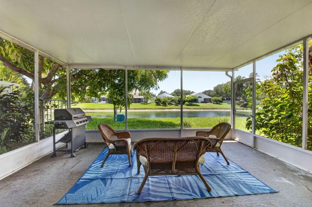 4060 SEA GRAPE Circle, Delray Beach, FL 33445