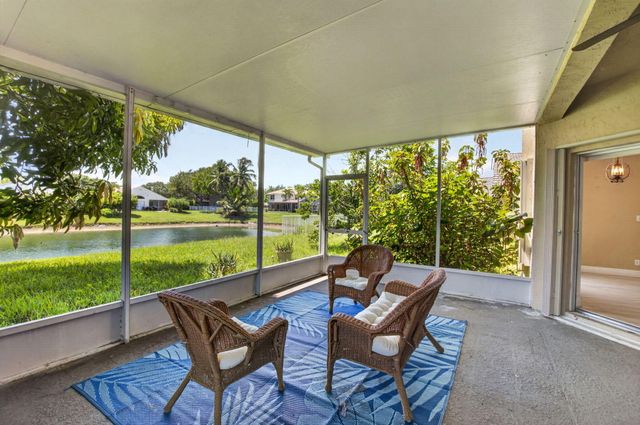 4060 SEA GRAPE Circle, Delray Beach, FL 33445