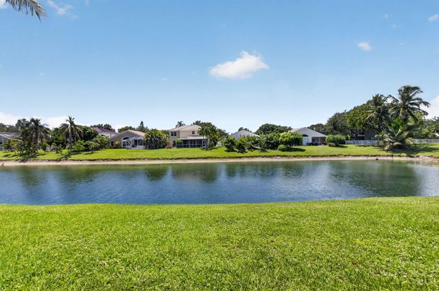 4060 SEA GRAPE Circle, Delray Beach, FL 33445