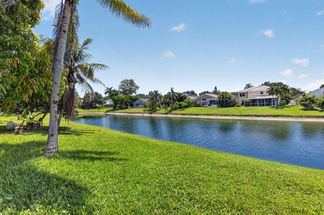 4060 SEA GRAPE Circle, Delray Beach, FL 33445