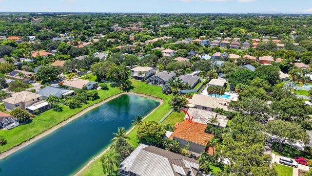 4060 SEA GRAPE Circle, Delray Beach, FL 33445
