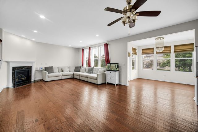 2531 Basin Trail Lane, Naperville, IL 60563
