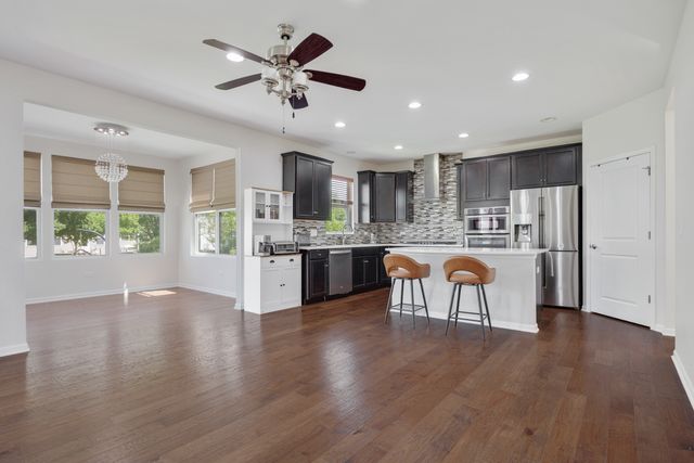 2531 Basin Trail Lane, Naperville, IL 60563