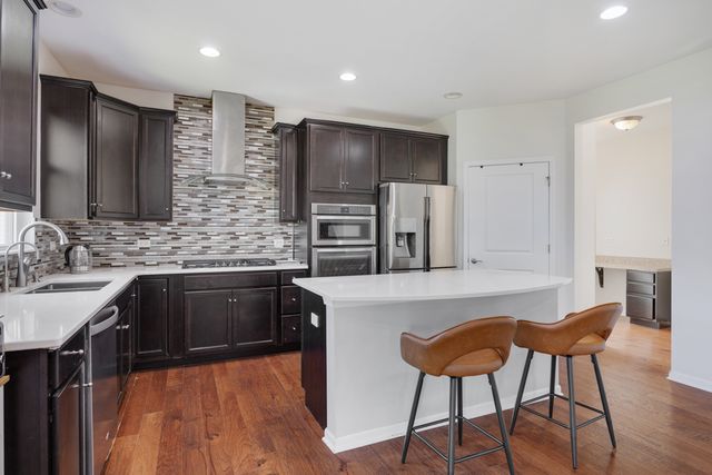 2531 Basin Trail Lane, Naperville, IL 60563