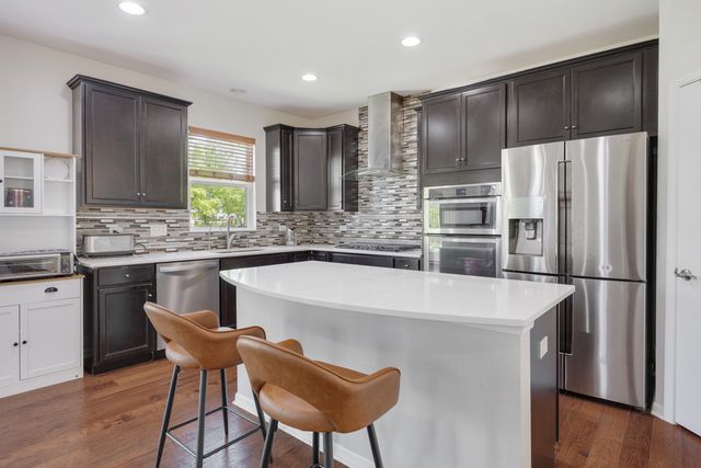 2531 Basin Trail Lane, Naperville, IL 60563