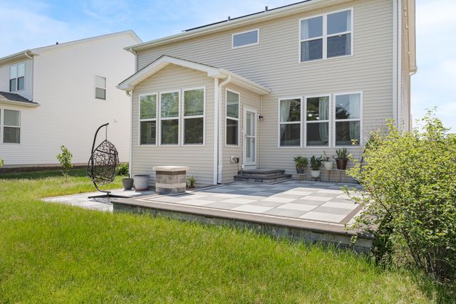 2531 Basin Trail Lane, Naperville, IL 60563