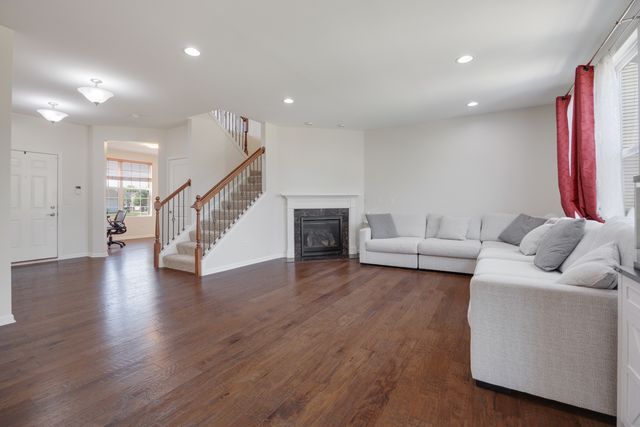 2531 Basin Trail Lane, Naperville, IL 60563