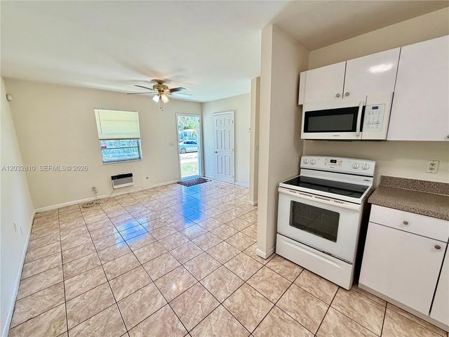 4801 SW 18th Street 2, West Park, FL 33023