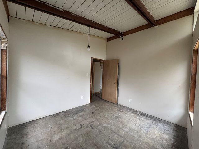 718 E Copano St, Mathis, TX 78368