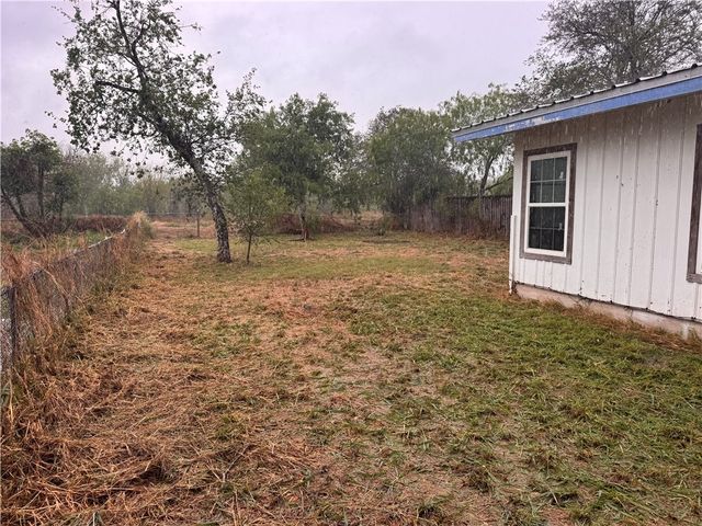 718 E Copano St, Mathis, TX 78368