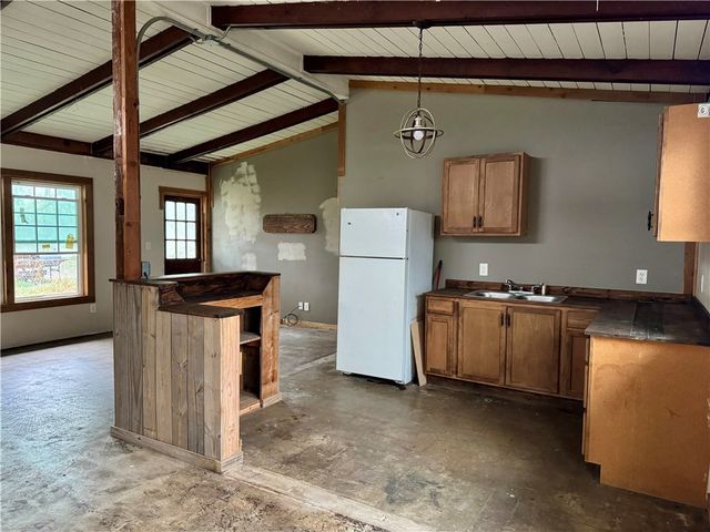 718 E Copano St, Mathis, TX 78368