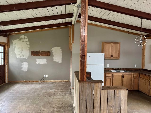 718 E Copano St, Mathis, TX 78368