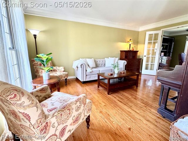 1725 Hillcrest Drive, Rochester Hills, MI 48306