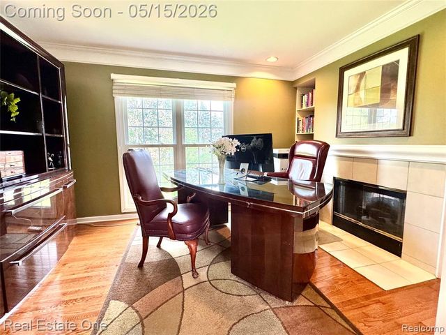 1725 Hillcrest Drive, Rochester Hills, MI 48306