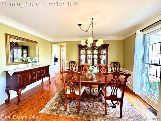1725 Hillcrest Drive, Rochester Hills, MI 48306