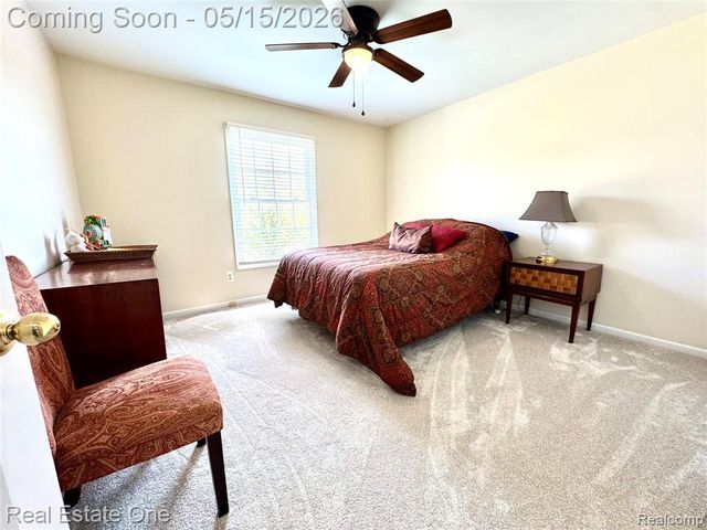 1725 Hillcrest Drive, Rochester Hills, MI 48306